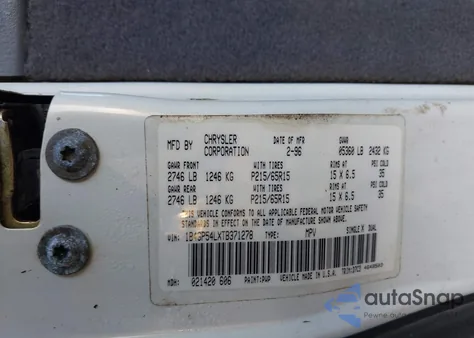 1996 Dodge Grand Caravan Le/Es z USA, uszkodzony, nr VIN 1B4GP54LXTB371278